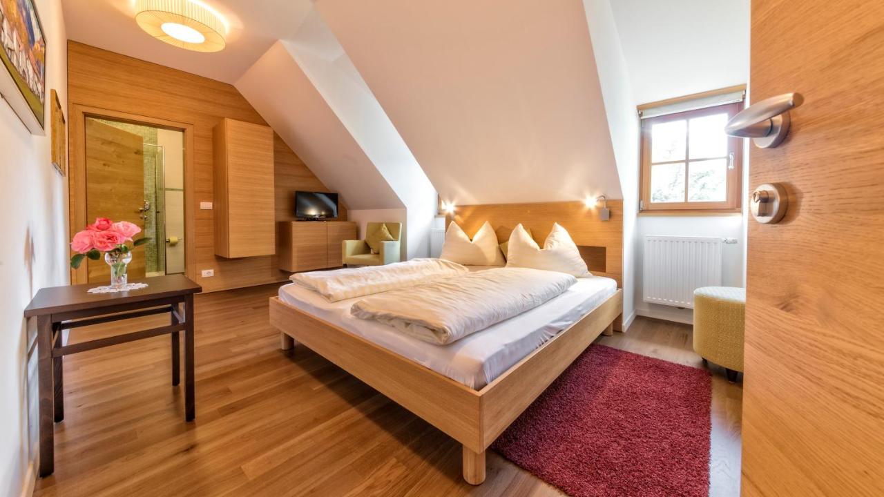 Hotel Brueckenwirt Novacella 外观 照片